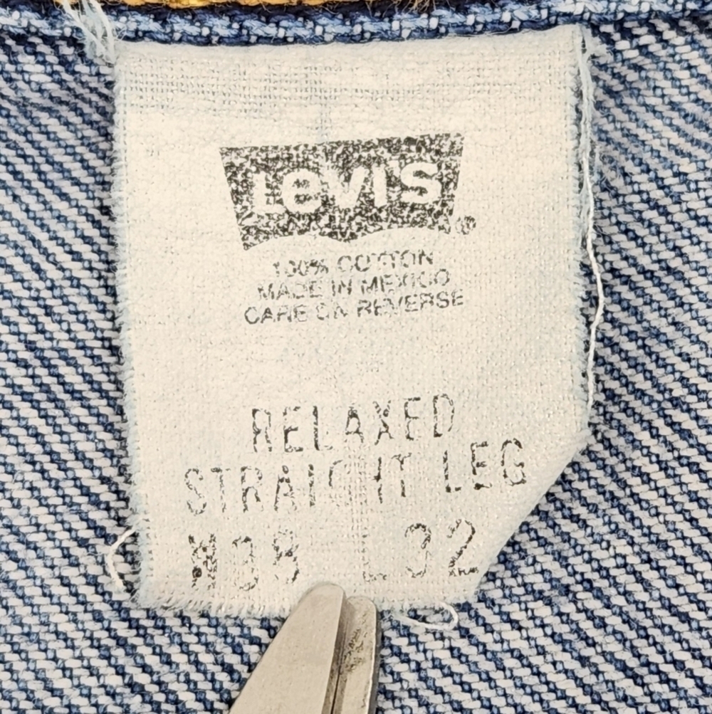Vintage Levi's Relaxed Straight 100% Cotton Denim Jeans. 38 × 32 - Picture 4 of 8